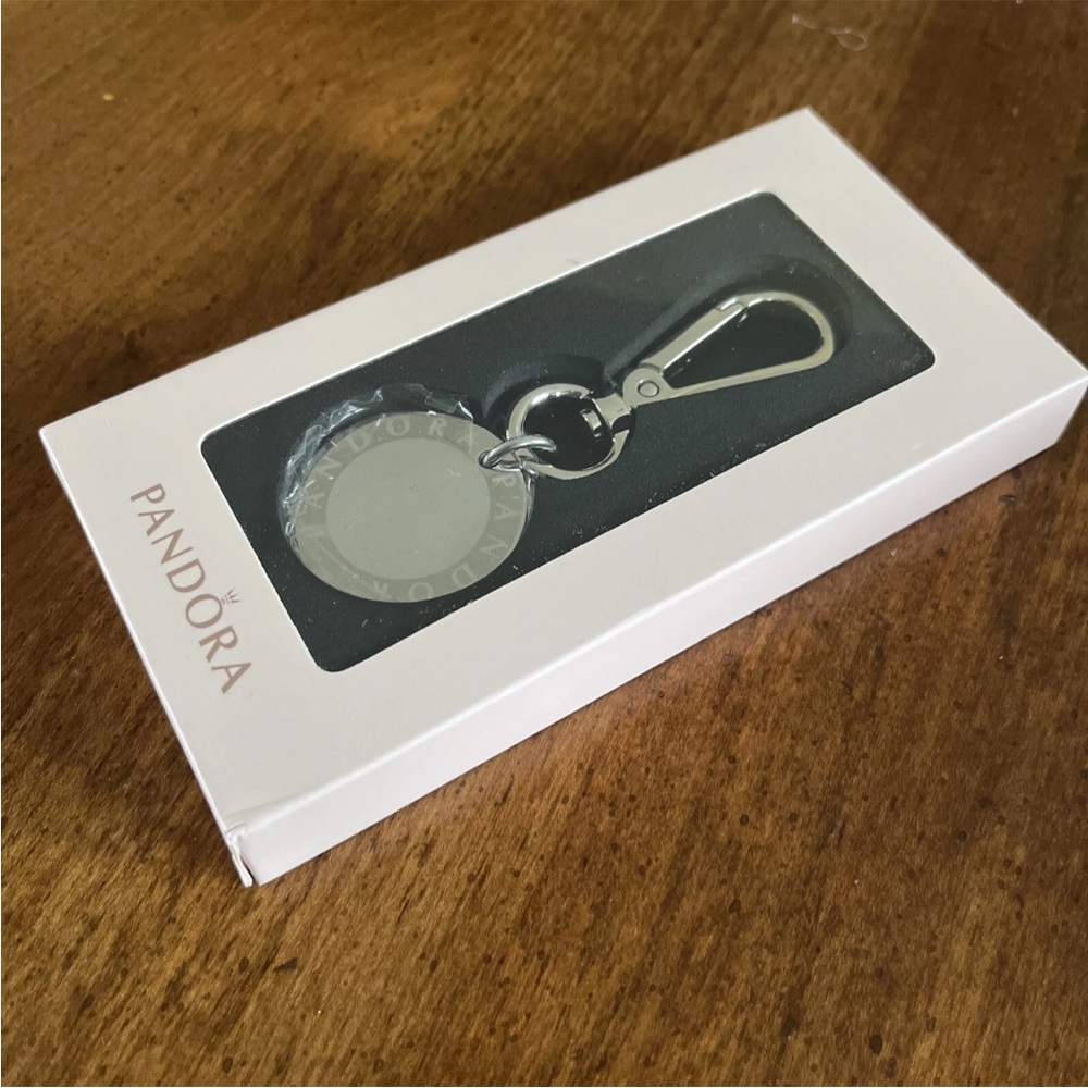 BNIB✨Pandora Silver Keychain Accessory - Picture 3 of 7